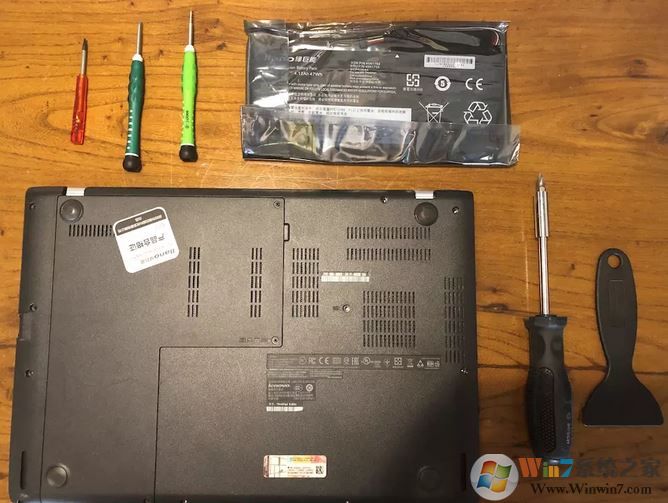 thinkpad e450c換電池怎么換？thinkpad e450 拆電池教程