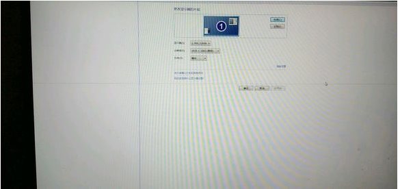 顯示屏出現(xiàn)了一條藍(lán)色的線怎么回事？