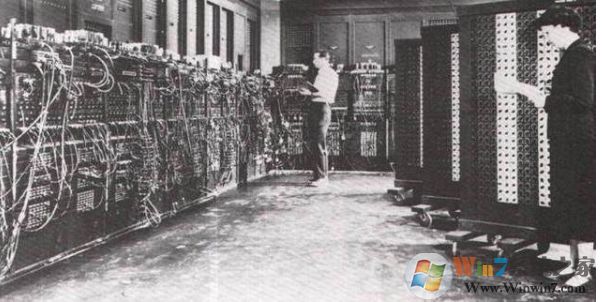 世界上第一臺電腦長什么樣？世界上第一臺電腦配置是什么樣的